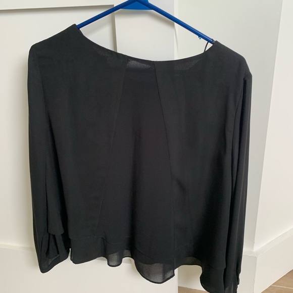 Black Classic Top - Picture 2 of 2